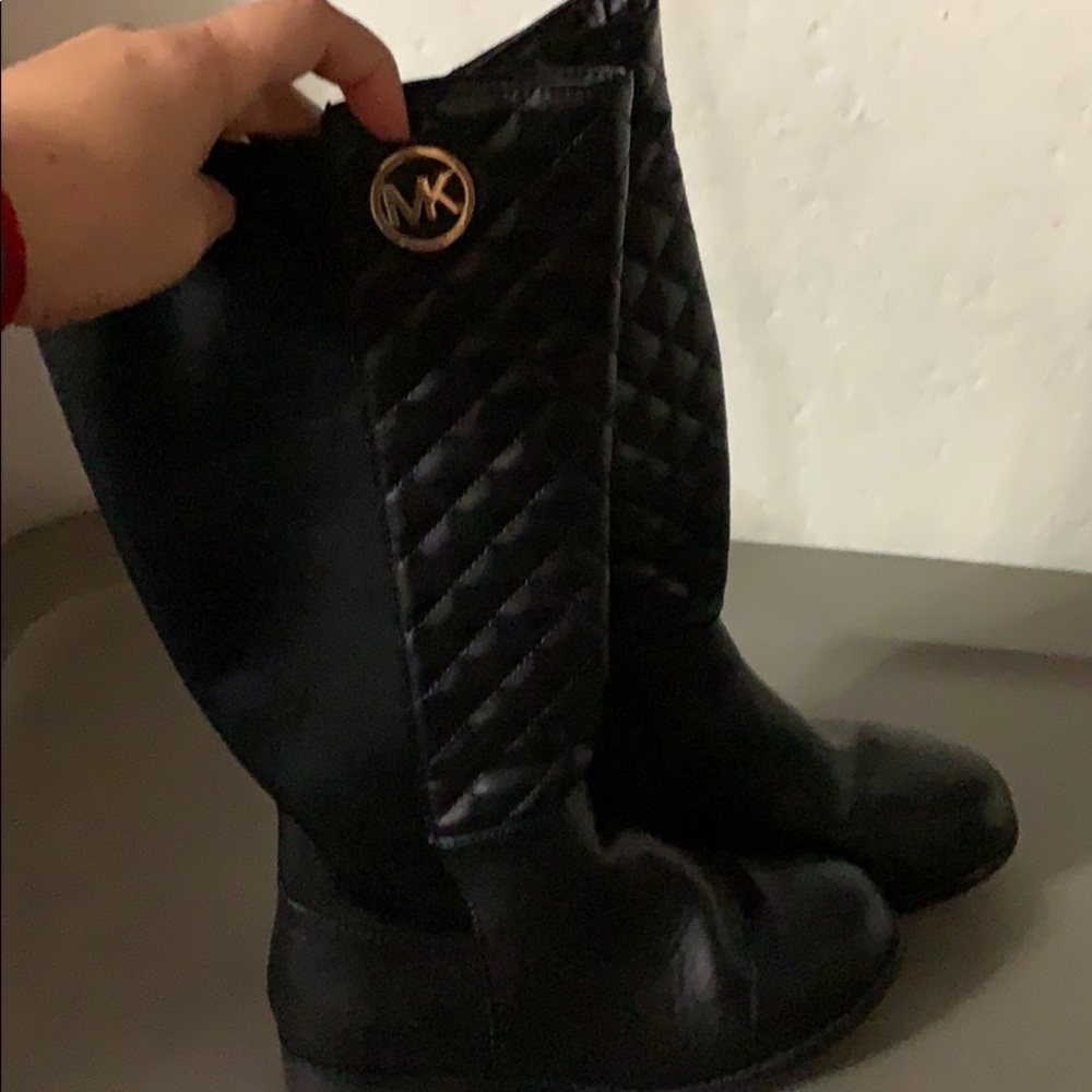 Micheal kors girls boots